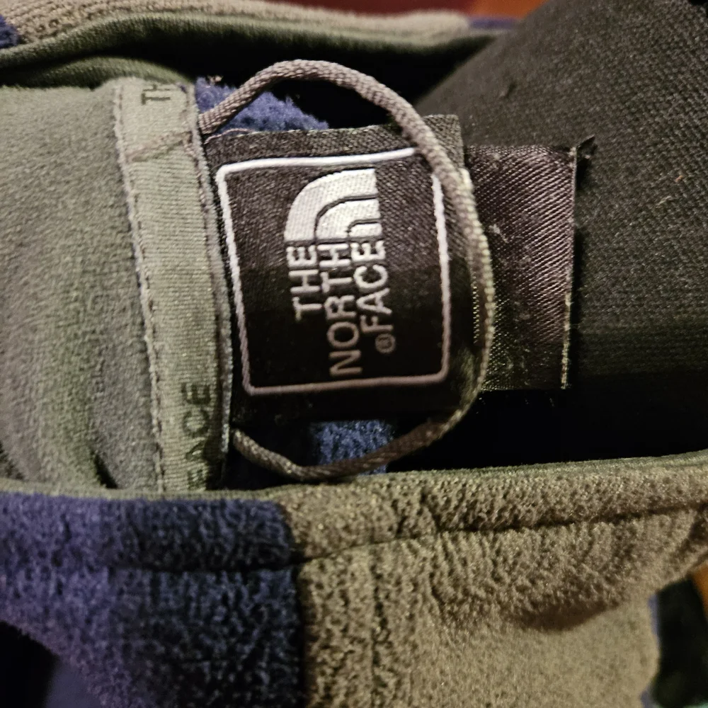 The North Face Men's Blue and Gray Fleece Jacket size small